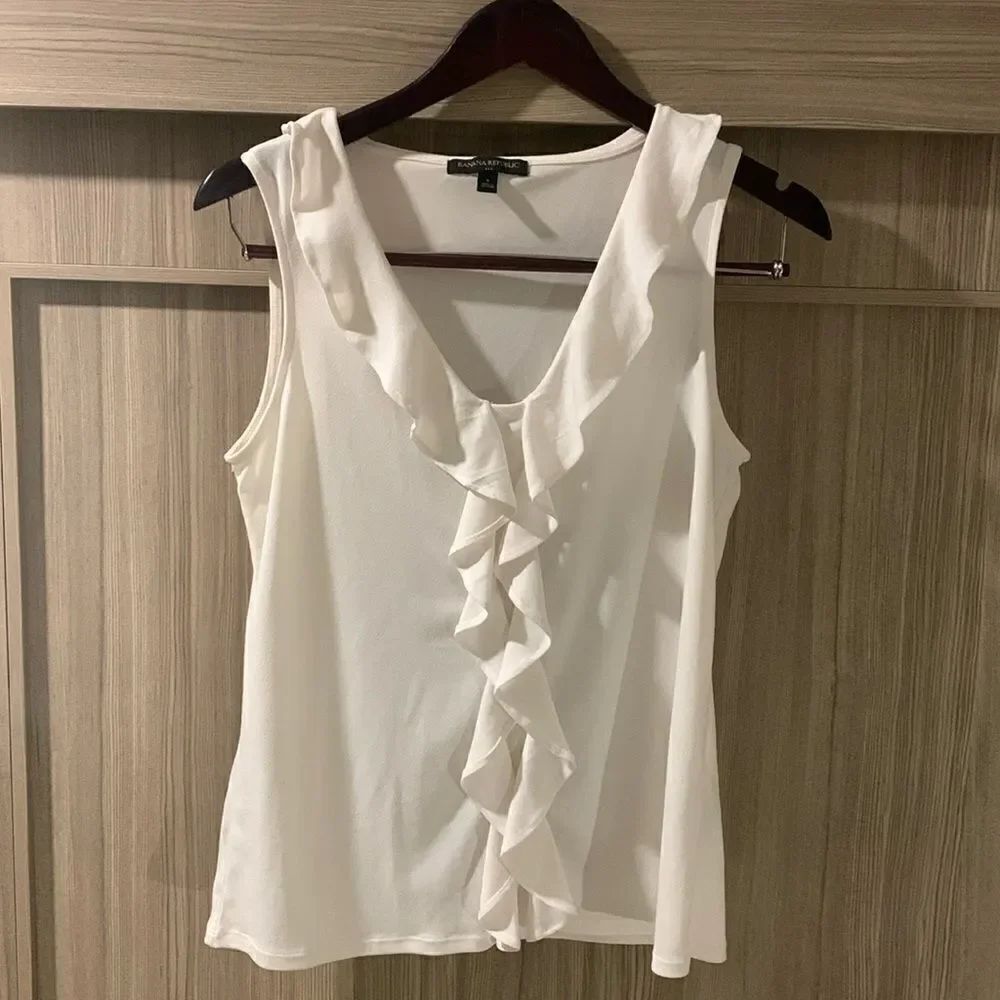 BANANA REPUBLIC, sleeveless, blouse, small, like new.